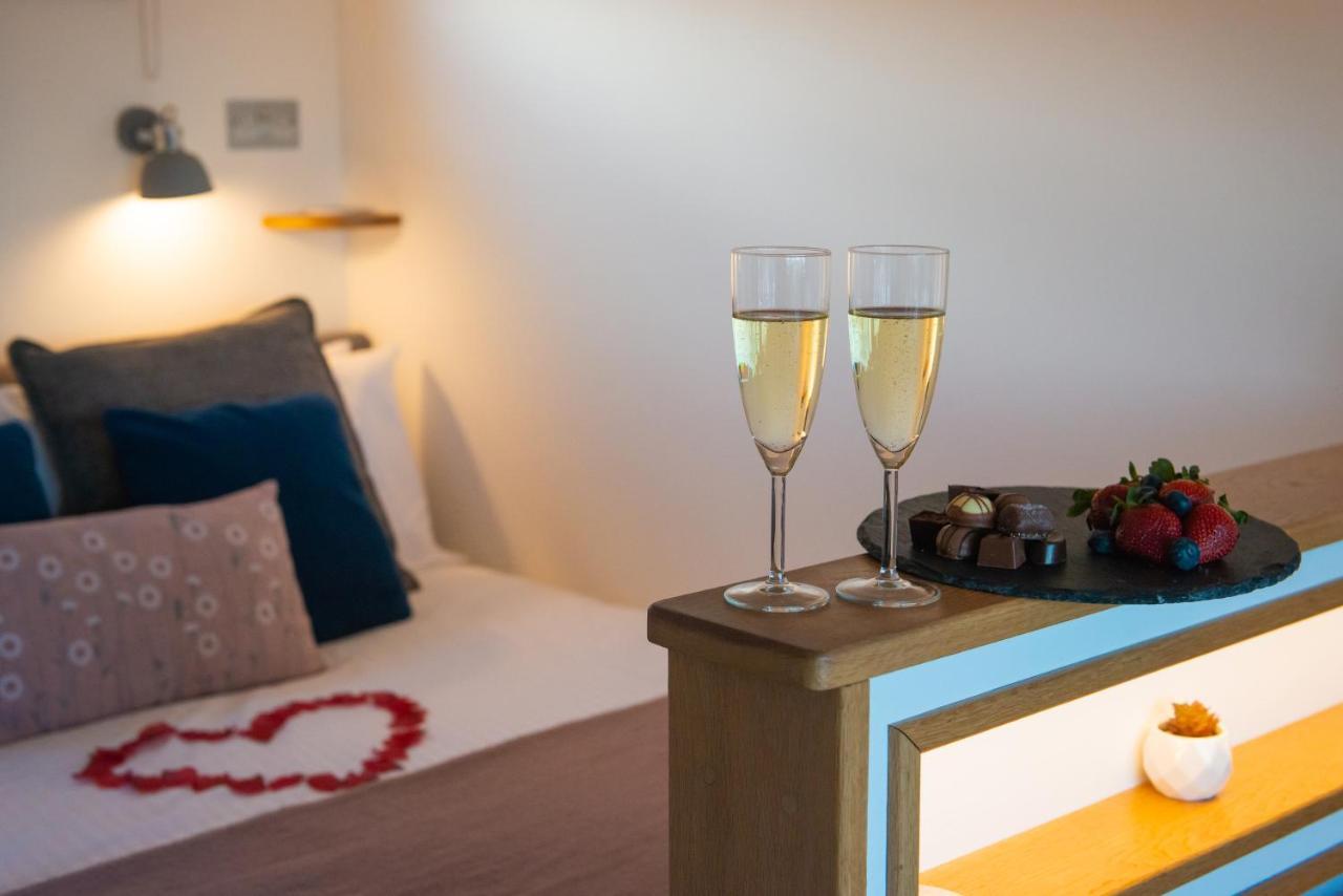 Bonnie Barns - Adults Only Luxury Lodges With Hot Tubs Luss Dış mekan fotoğraf